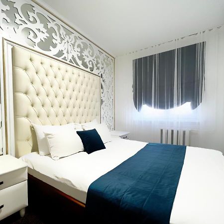 Hotel Enrico Dniepropietrowsk Zewnętrze zdjęcie